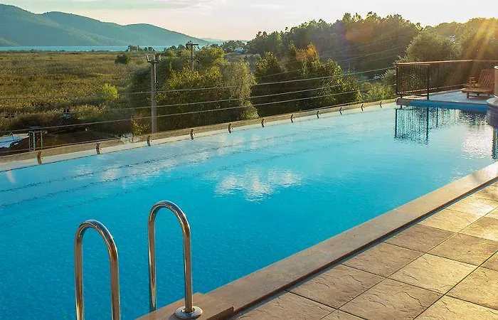 Ξενοδοχείο Azmakhan