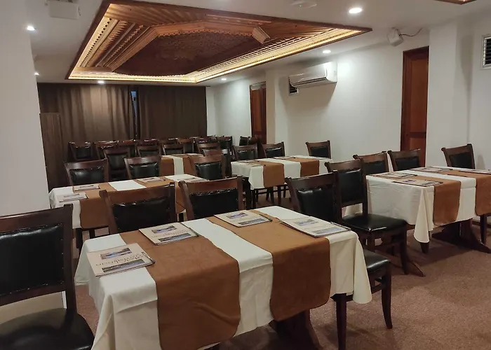 Azmakhan Ξενοδοχείο